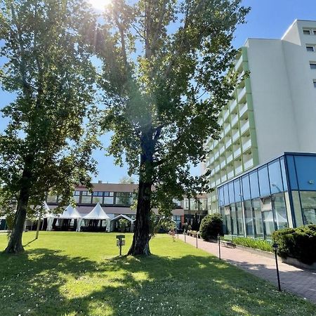 Hotel Magistern Konferencia és WellnessHotel Siófok Esterno foto