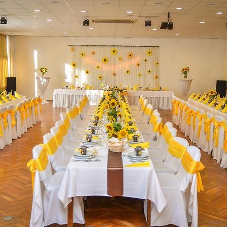 Hotel Magistern Konferencia és WellnessHotel Siófok Esterno foto
