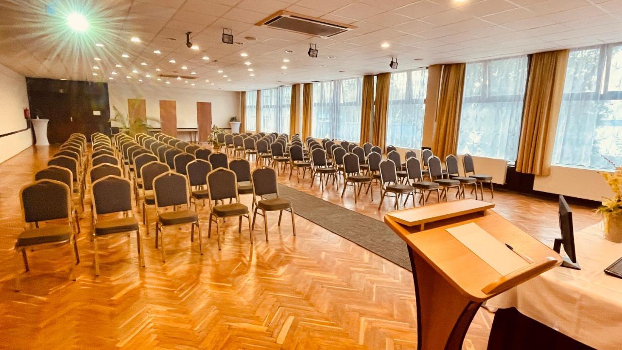 Hotel Magistern Konferencia és WellnessHotel Siófok Esterno foto