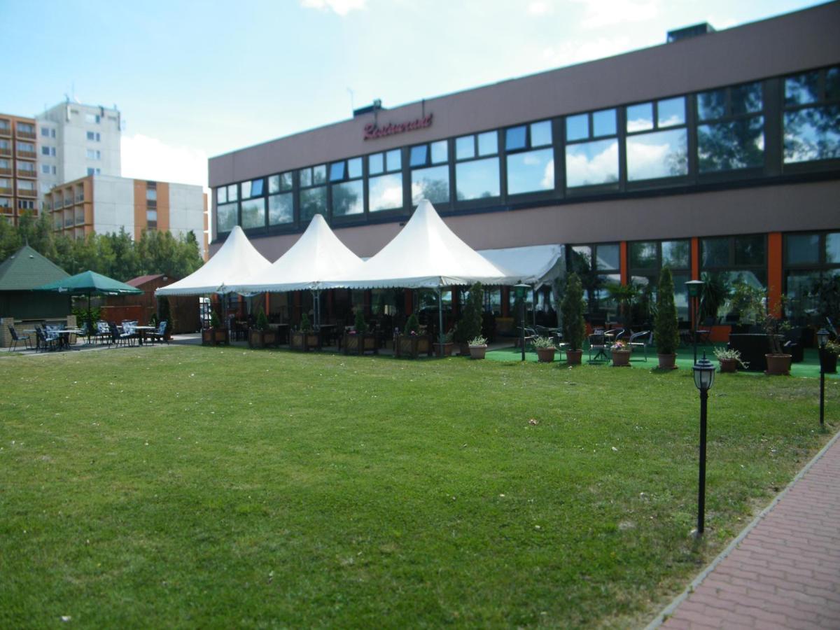 Hotel Magistern Konferencia és WellnessHotel Siófok Esterno foto