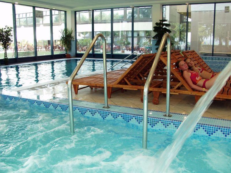 Hotel Magistern Konferencia és WellnessHotel Siófok Esterno foto